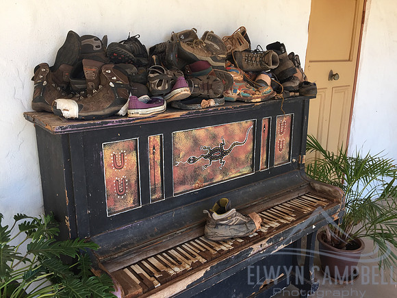 Piano of dead boots