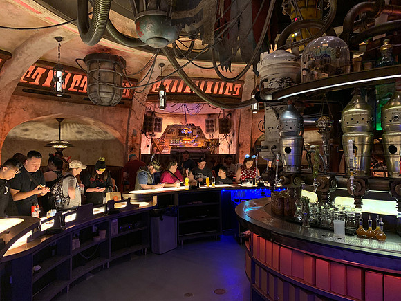 Disneyland - Star Wars Robot factory