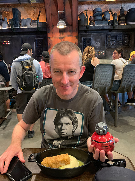 Disneyland - Galaxy's Edge cafe
