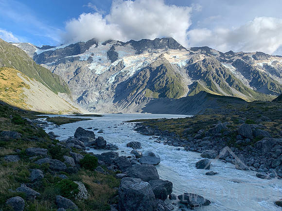 Hooker Valley Walk - what a difference a day makes
